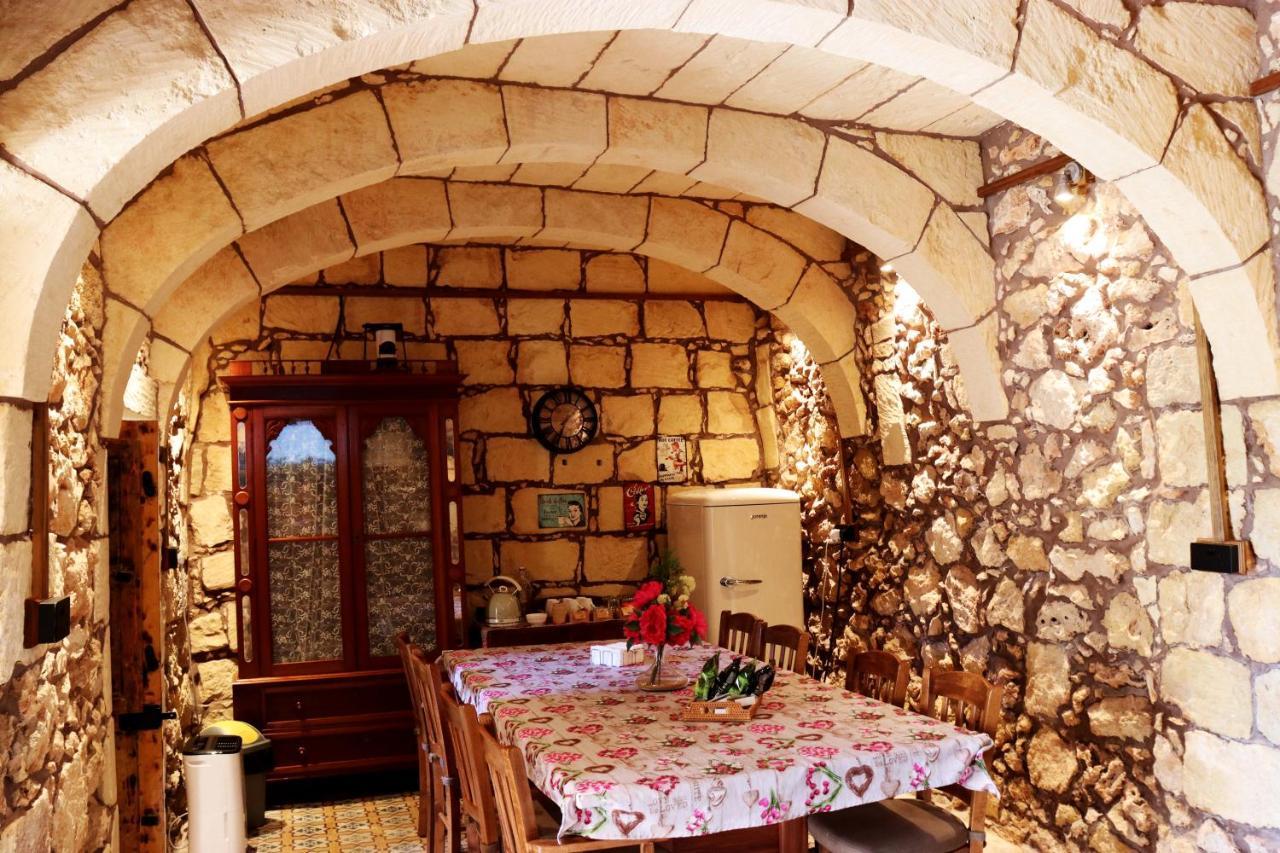 Il-Bàrraġ Farmhouse B&B - Gozo Traditional Hospitality Nadur Esterno foto